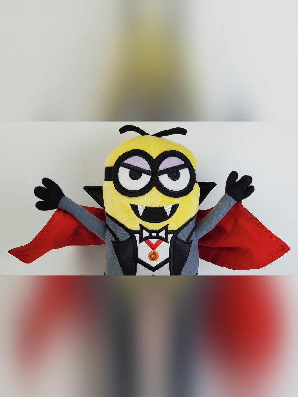 Universal Studios Despicable Me Halloween Vampire Minion Monster Plush Toy - GUC